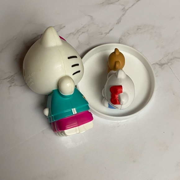 Hello Kitty Sanrio McDonalds Toy Spinning Cake Topper Sitting collection figures - Picture 10 of 13